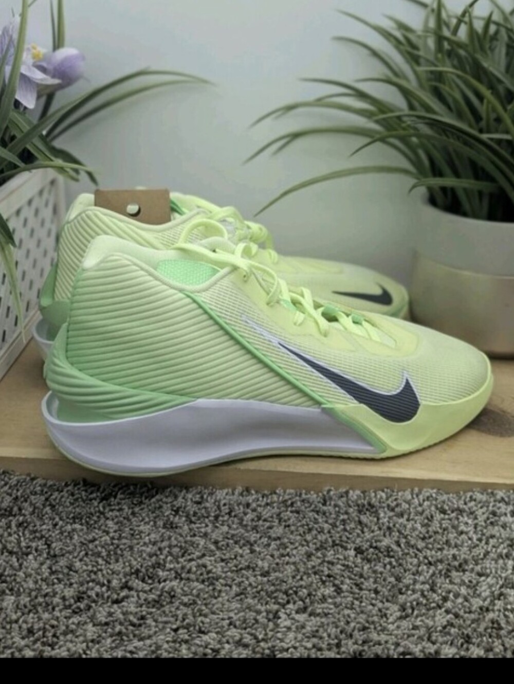 Nike GT Jump Academy Barely Volt Mens Size 10.5 Basketball Walking Sports Shoes